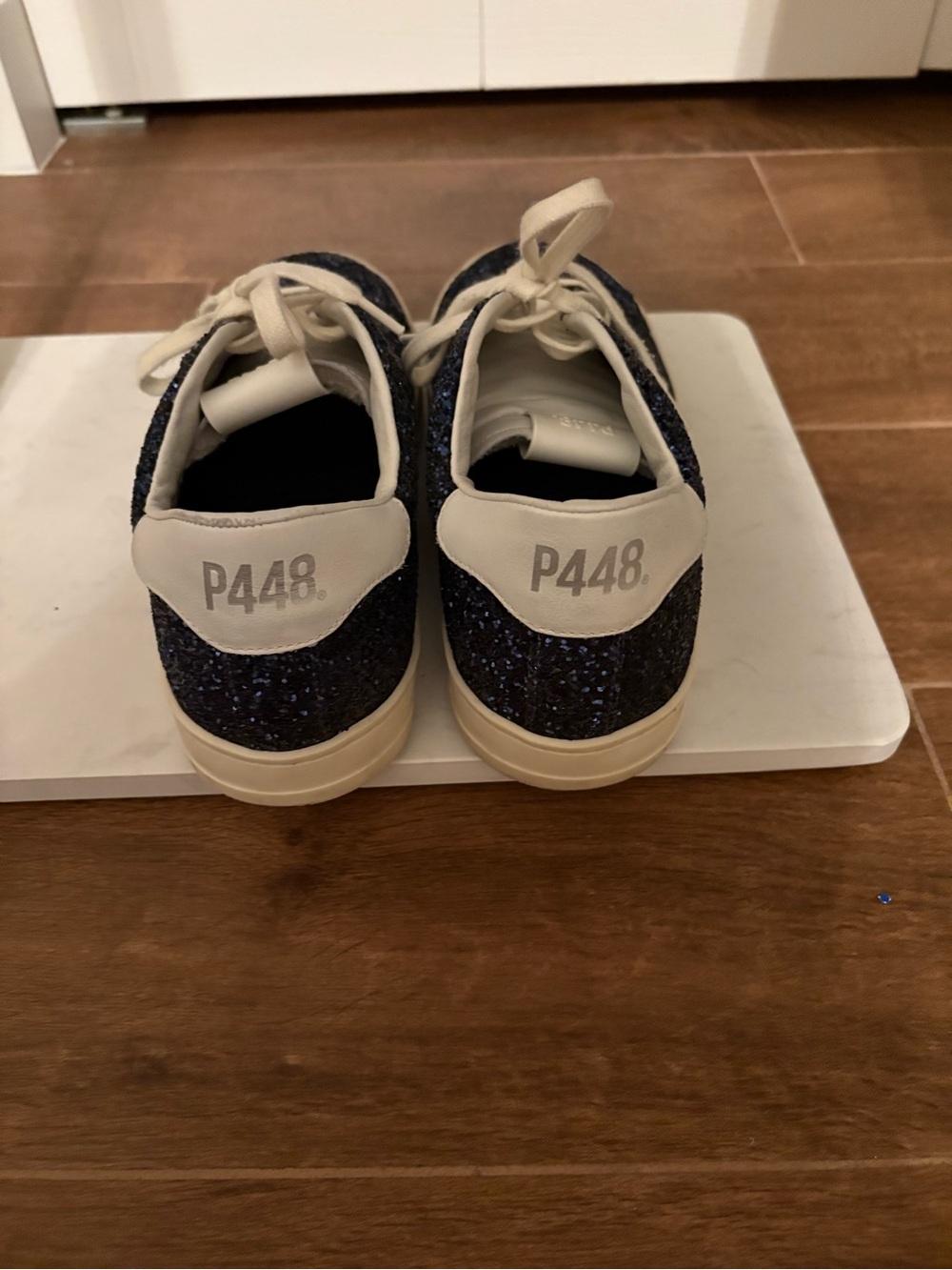 P448 Women’s Sneakers John Twilight Navy Low-Top with Cream Accents, Size 40 - Picture 2 of 7